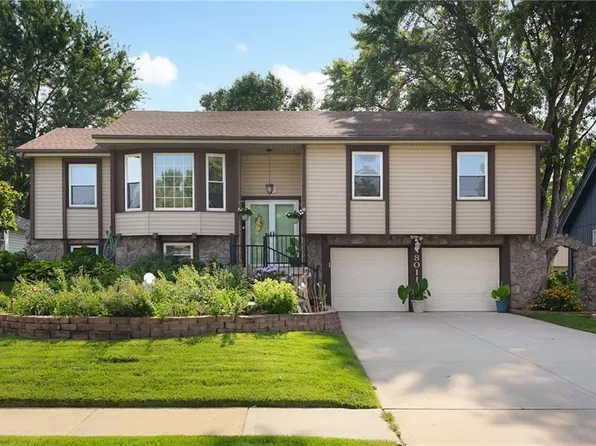 8011 Gillette St, Lenexa, KS 66215