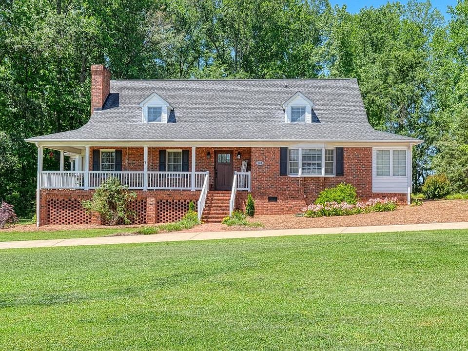 1st image of 108 Woodwind Dr