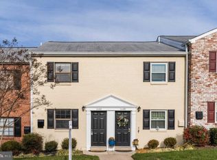 11122 Rock Garden Dr, Fairfax, VA 22030