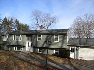 97 Village St, Northford, CT 06472