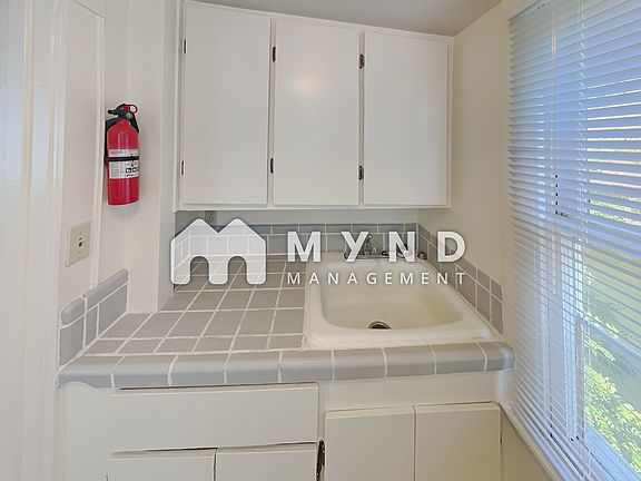 3rd image of 1423 Central Ave APT H