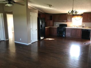 89 Halcomb Ln, Paint Lick, KY 40461