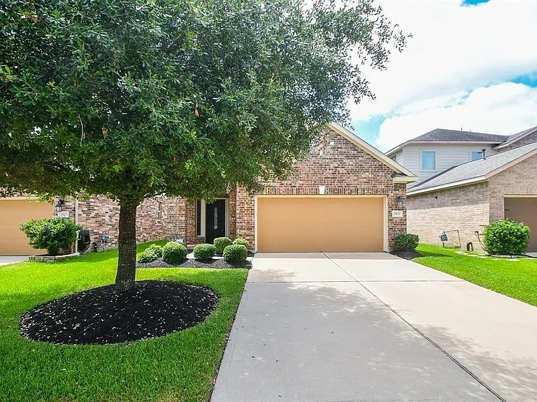 20615 Summer Retreat Ln — Photo 1