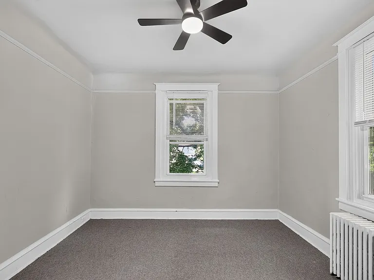 332 W Washington St — Photo 7