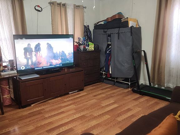 4th image of 68 Edwin St