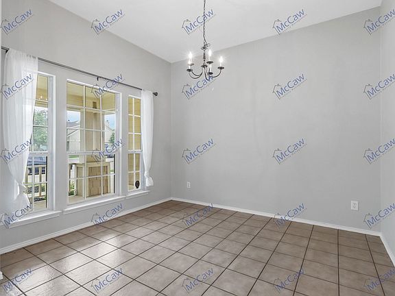 3rd image of 100 Hilltop Dr