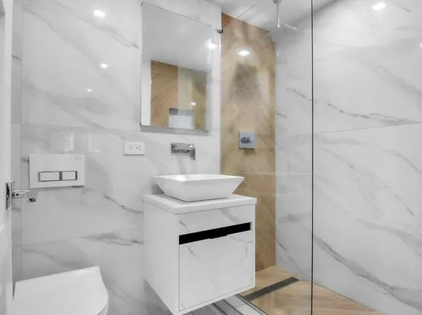 21 Polhemus Place image 8 of 9