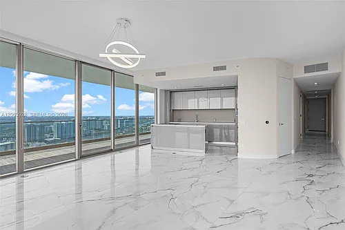 18975 Collins Ave Photo 1