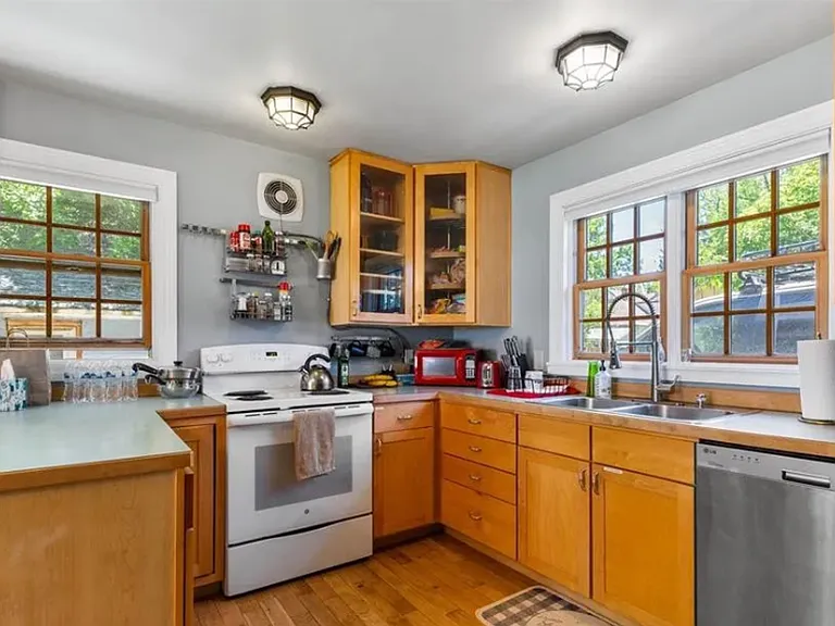 506 West Babcock — Photo 3