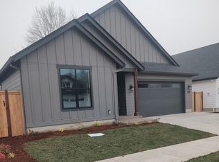 535 Buster Ln, Eugene, OR 97404