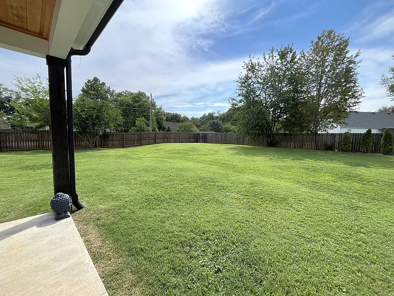 4140 Azalea Ct — Photo 23