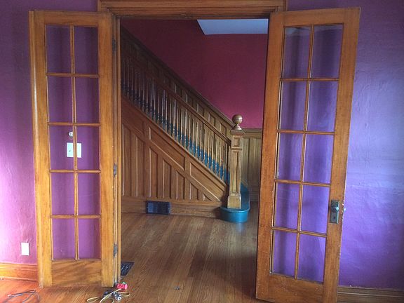 2nd image of 215 Parkdale Ave