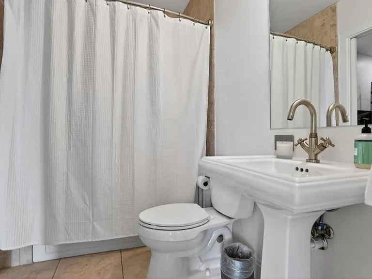 905 Juniper St NE #403 — Photo 12