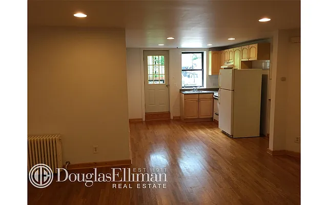 Rented by Douglas Elliman | media 31