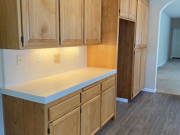 4th image of 304 Homewood Ct