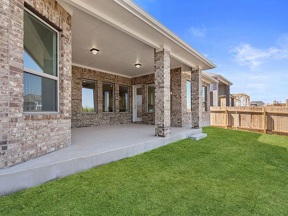3rd image of 138 Montecilo Dr