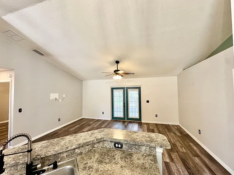 941 Park Valley Cir — Photo 8