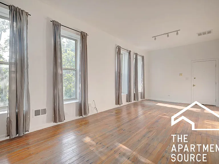2732 W Chicago Ave #3R — Photo 1