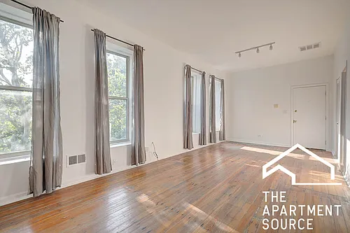 2732 W Chicago Ave #3R Photo 1