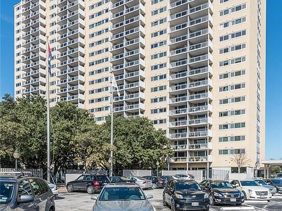 Building located on Turtle Creek Blvd