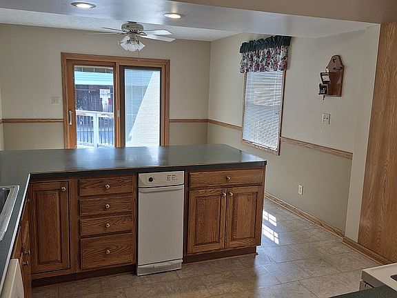 3rd image of 111 Fern Dr