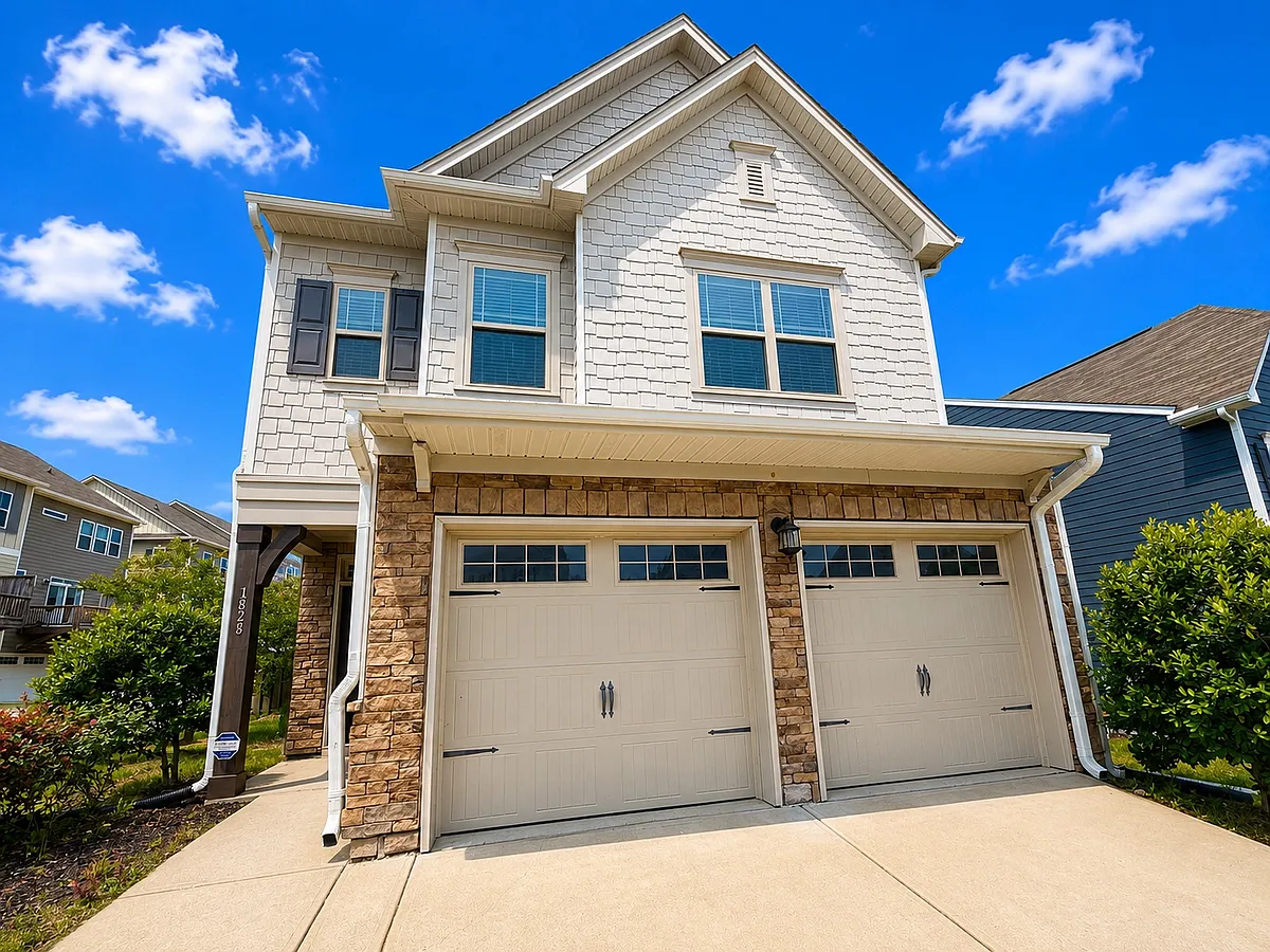 Building Photo - 1828 Birdhouse Ln