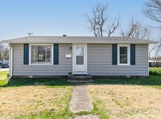 704 W Locust St, Bolivar, MO 65613