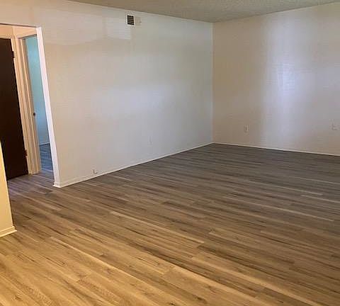 3rd image of 6446 Auburn Blvd APT 1