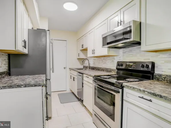 8360 Dunham Ct APT A, Springfield, VA 22152