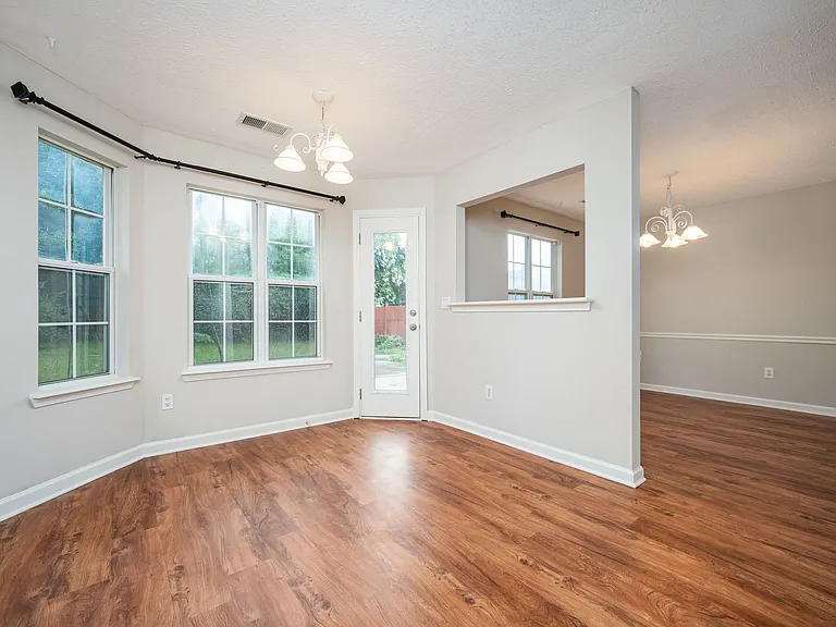 4512 Lake Park Dr — Photo 4