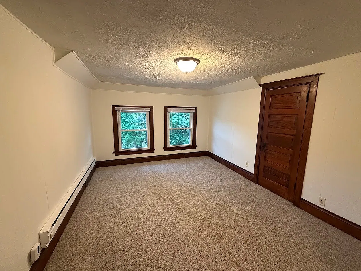 3 bed, 1078 sqft, $2,195 — Photo 4