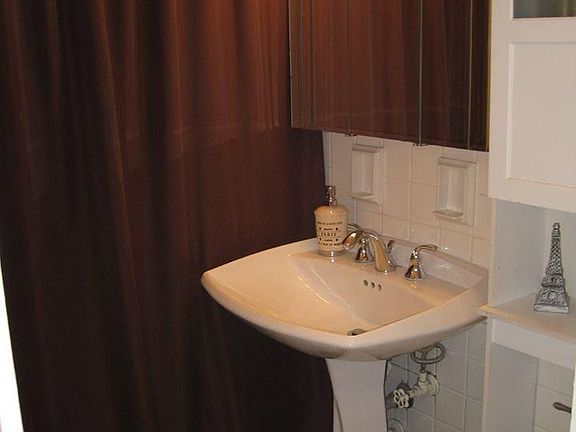 5th image of 3950 N Lake Shore Dr APT 1900A