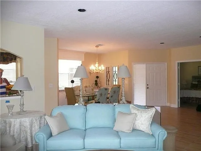 124 Legendary Cir — Photo 5