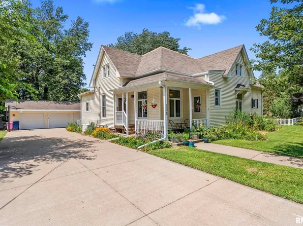 605 N College Ave, Aledo, IL 61231