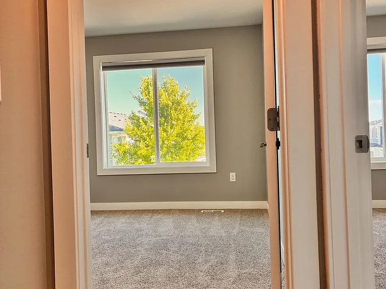 750 SE Westown Pkwy — Photo 9