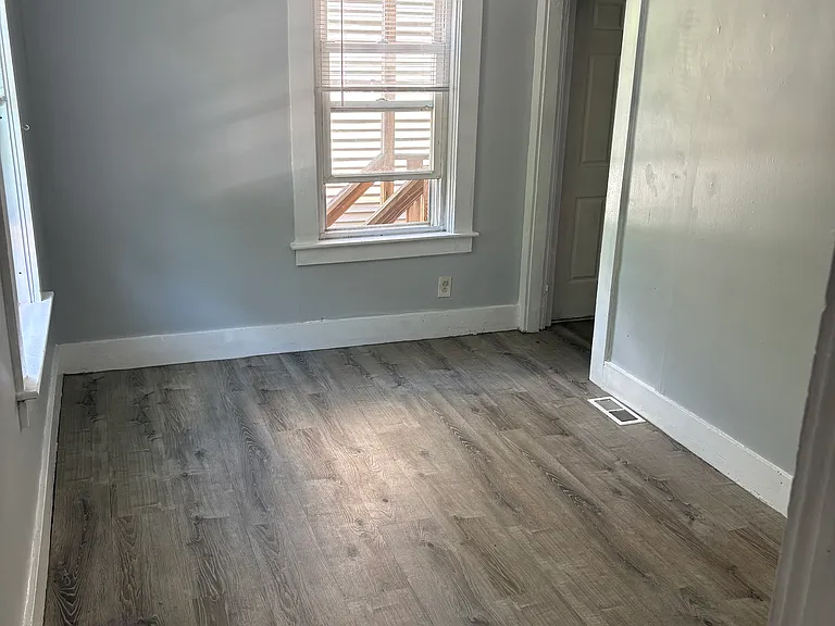 2 Chase Ave #1L — Photo 7