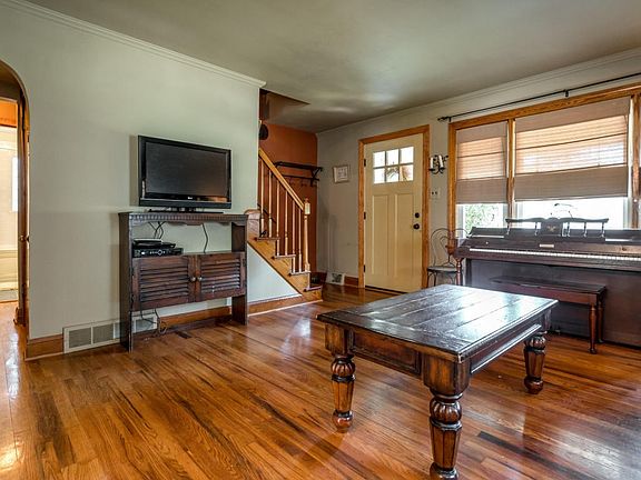 4810 Bellevue Ave-13