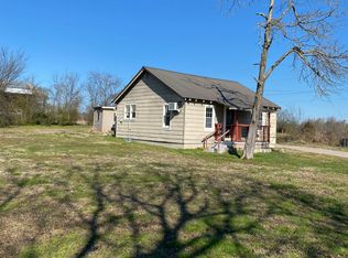 537 Meadowdew Ln, Rossville, GA 30741