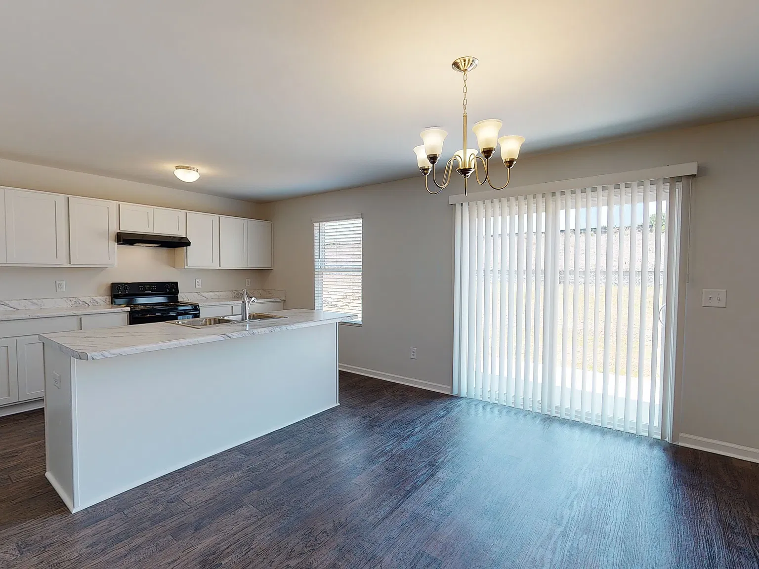 5 bed, 2503 sqft, $2,050 — Photo 2
