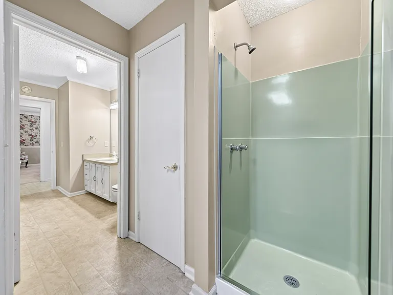 120 Briarwood Dr — Photo 52