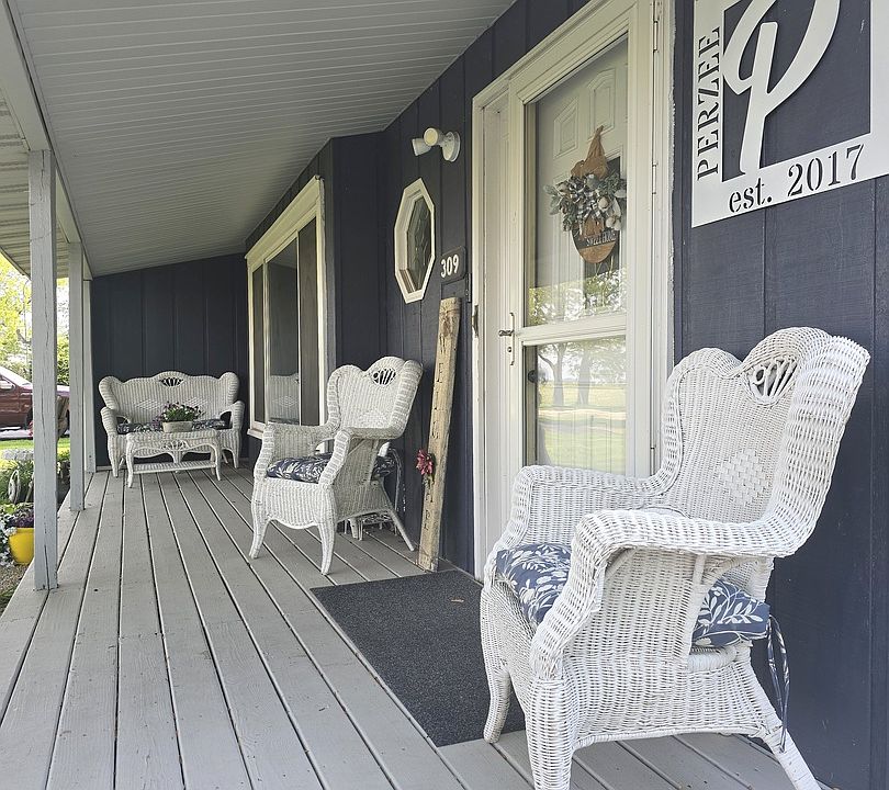 309 S 3rd St, Ashkum, IL 60911 | Zillow