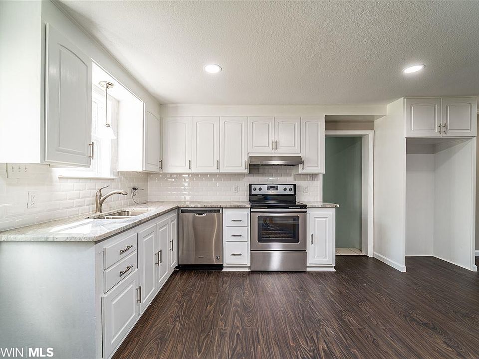 2nd image of 5858 Lott Rd