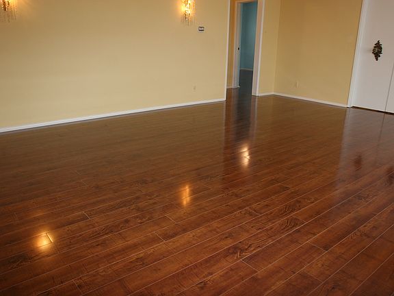 4th image of 329 S Doheny Dr APT 1
