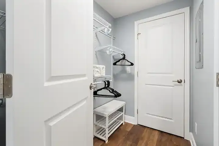 557 Riverview Apartments