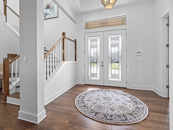 4th image of 648 Donald Ross Way