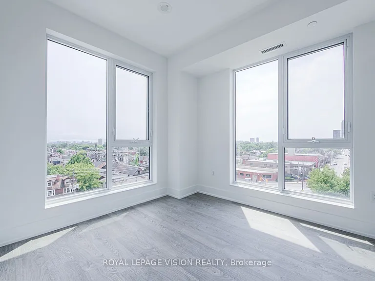 858 Dupont St #604 — Photo 16