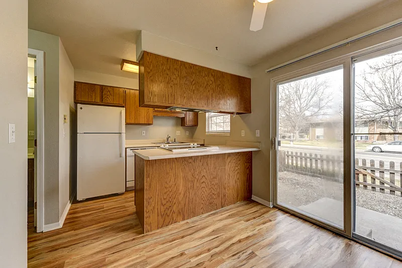 Kitchen and Breakfast Area