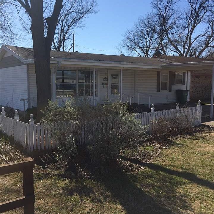 1st image of 908 Sycamore Dr
