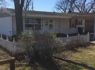 908 Sycamore Dr, Burkburnett, TX 76354