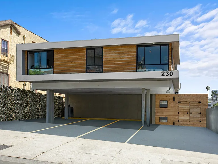 230 S Carondelet St #1 — Photo 24